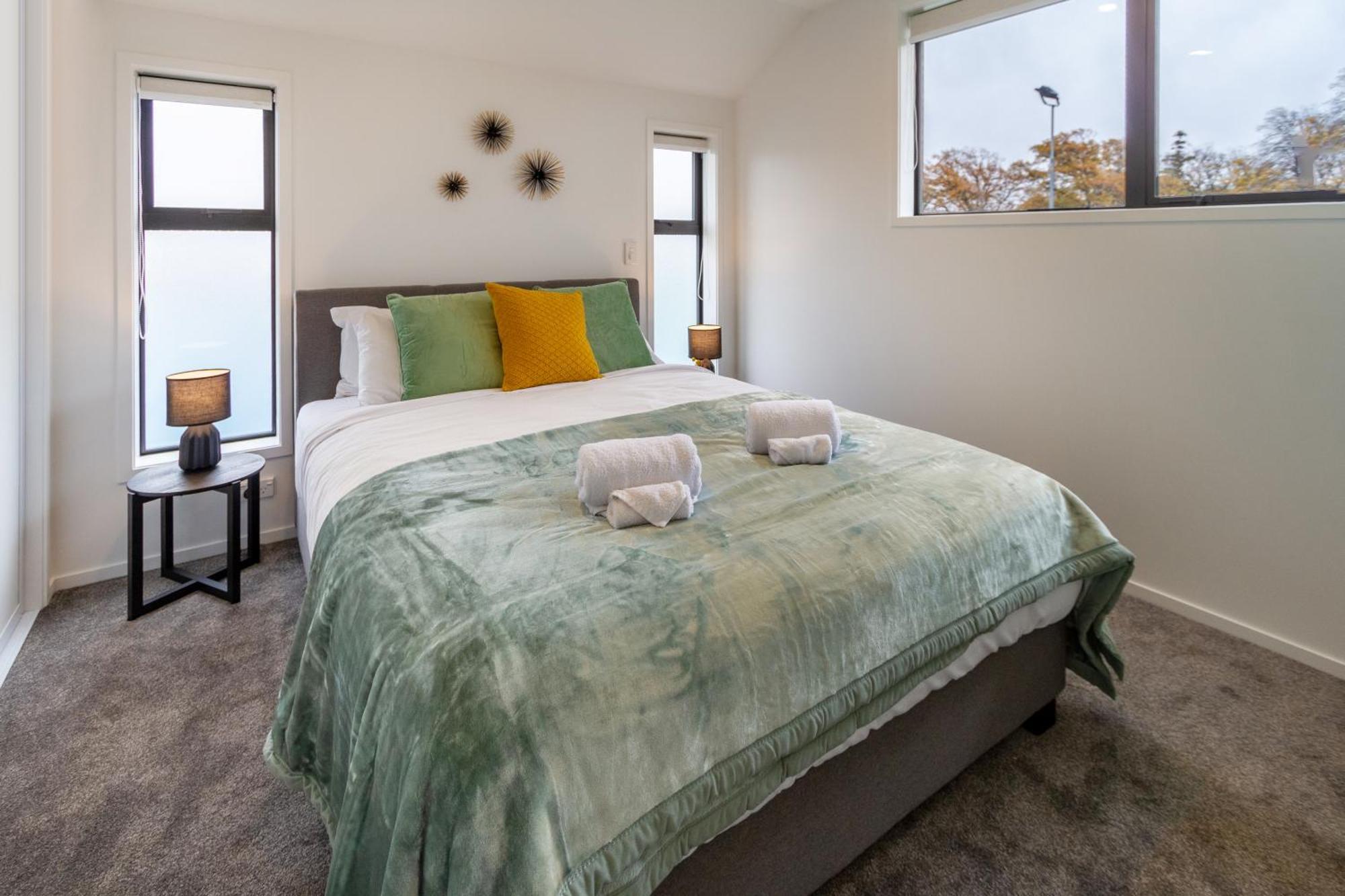 Serene Living 2 Bed With Carpark Christchurch Kültér fotó